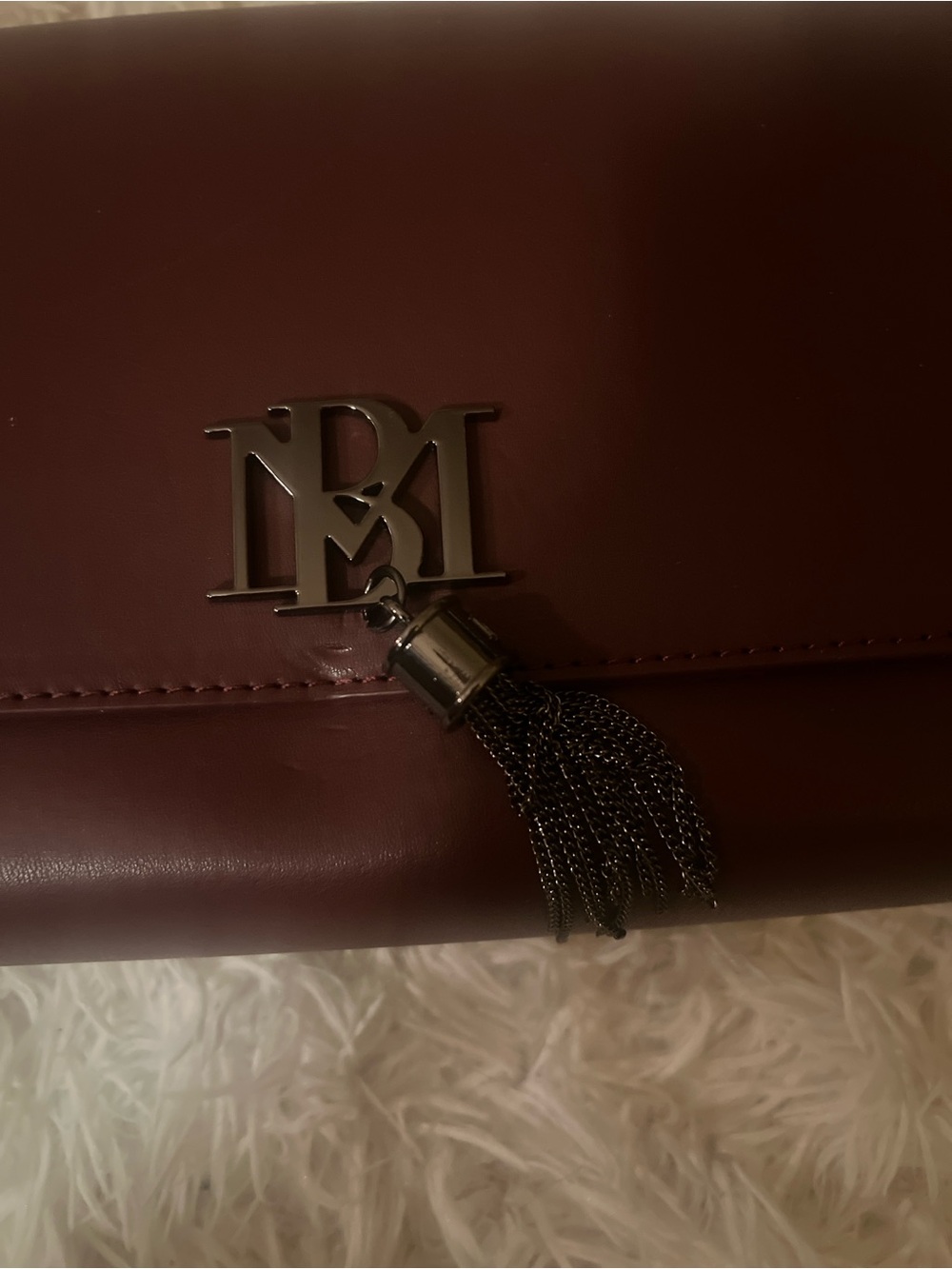 Badgley Mischka Metal Fringe Crossbody in Wine - Picture 4 of 13